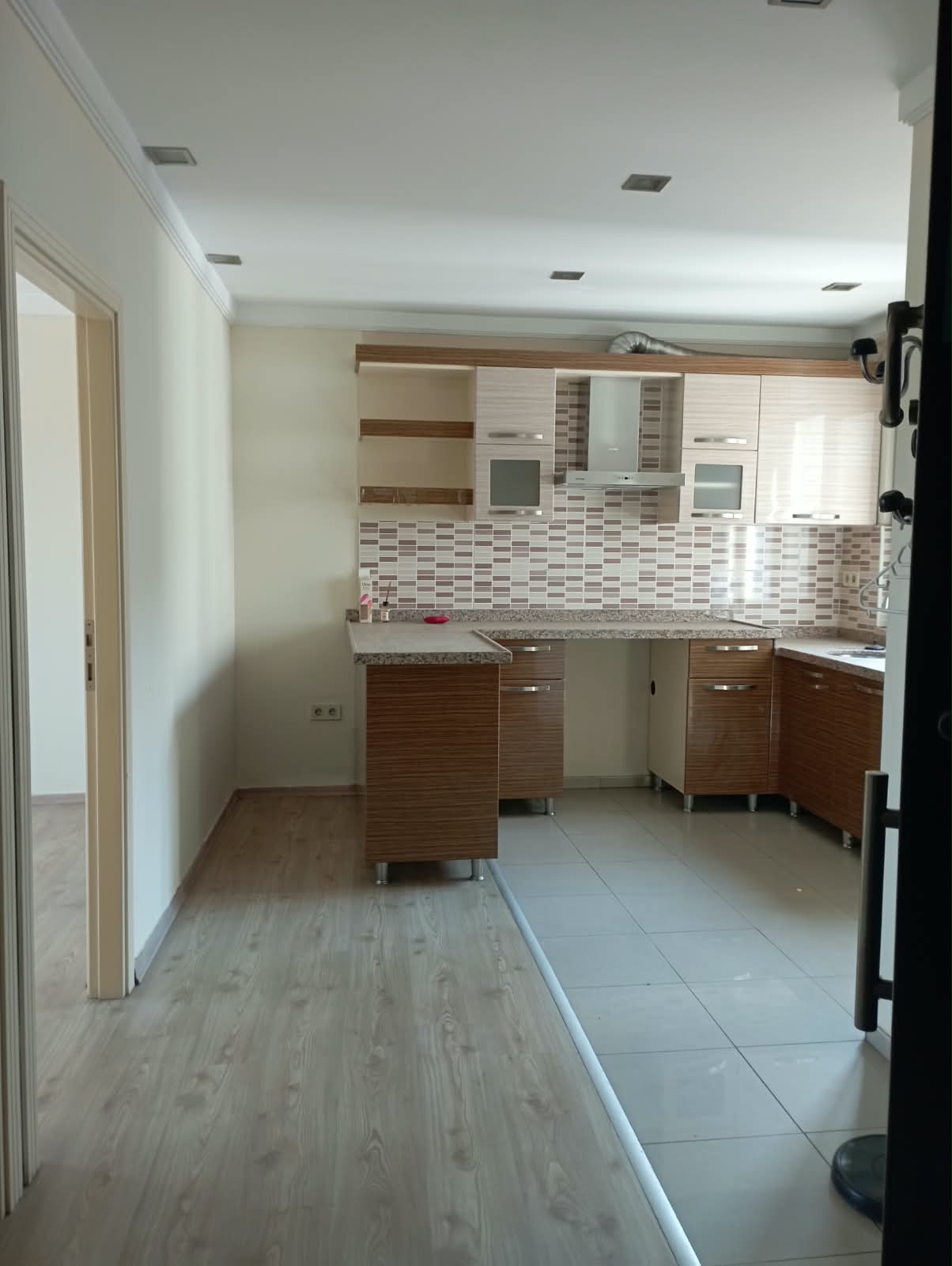 MABEL'DEN VAKFIKEBİR CADDE ÜZERİ KİRALIK OFİS&BÜRO